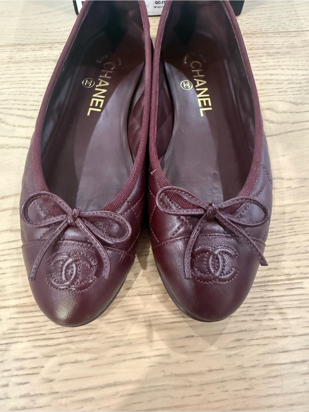 CHANEL Burgundy Quilted CC Bow Ballet Flats - Picture 4 of 7